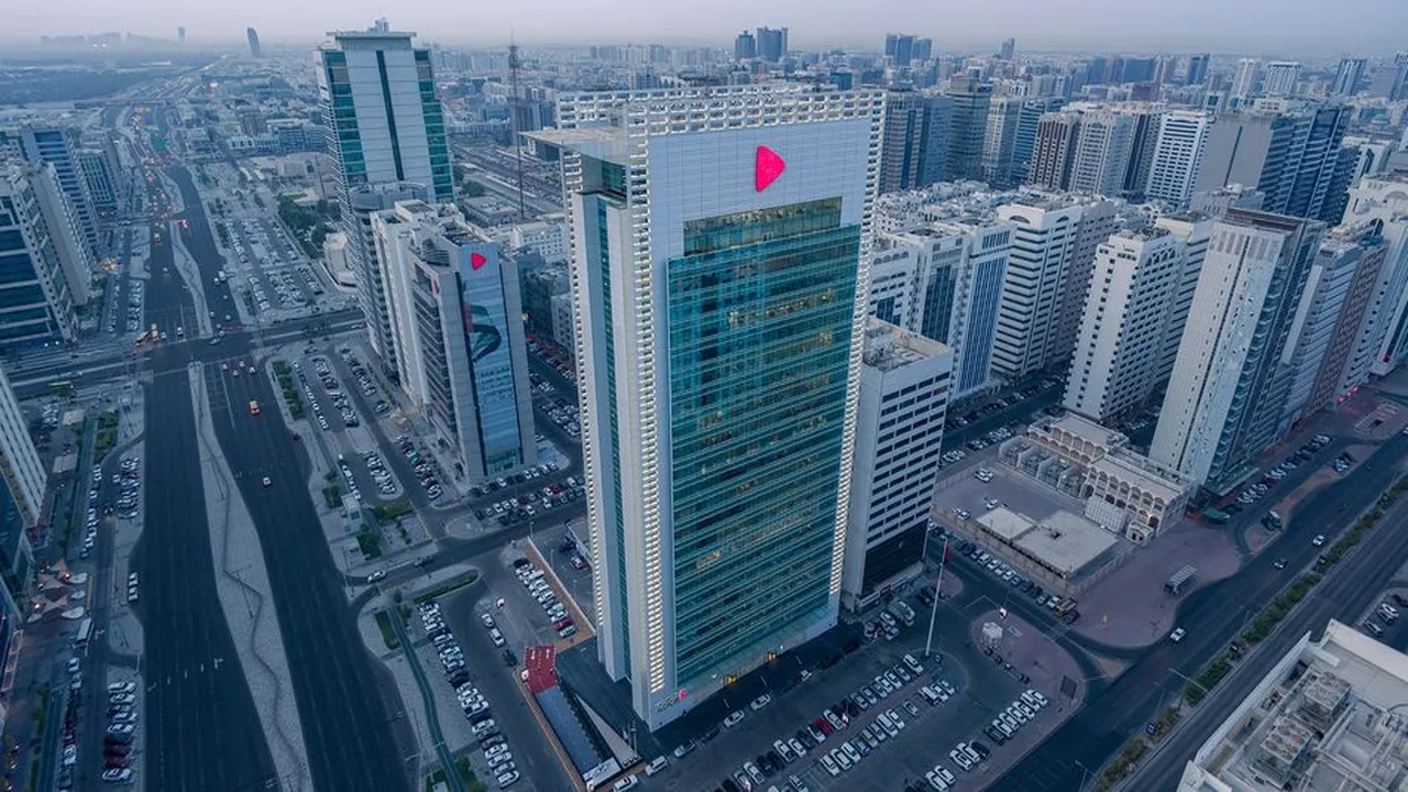 تعاون استراتيجي بين بنك أبوظبي التجاري وإعمار لتحسين تملك الوحدات السكنية